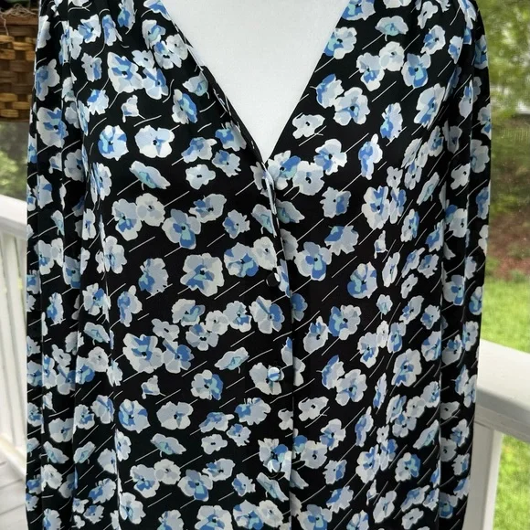 JCrew Factory Top w/smocked sleeves and covered buttons-SZ 4 - Picture 5 of 12